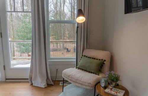 Lake Effect Lodge 3 min from Laketown Beach! - Foto 12