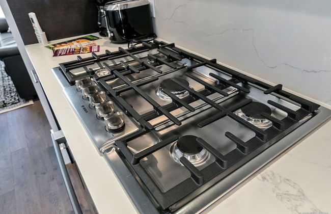 Modern Townhouse at Marine by Elevate Rooms - Photo 14