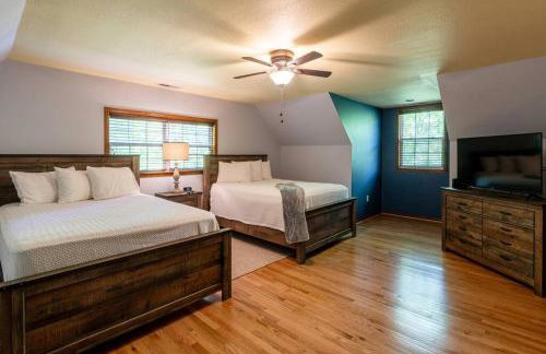 Lakefront Point Retreat on Nantahala Lake with Dock - Foto 38