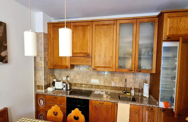 Apartment With Balcony and Mountain Views - Photo 5