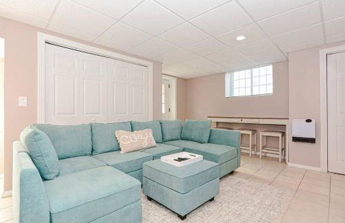 *NEW* Beautiful 3 floor Townhome with Sauna - Foto 36