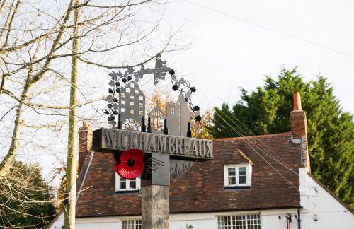 Charming 3BR Cottage Sleeps 8 - 15 Mins to Centre - Foto 17