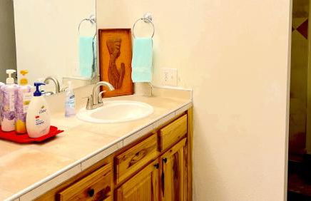 Airport Aurora Bora Bungalow - near airport and shopping - Photo 17