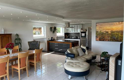 SUNRISE mit großer Terrasse und Weitblick - Photo 5