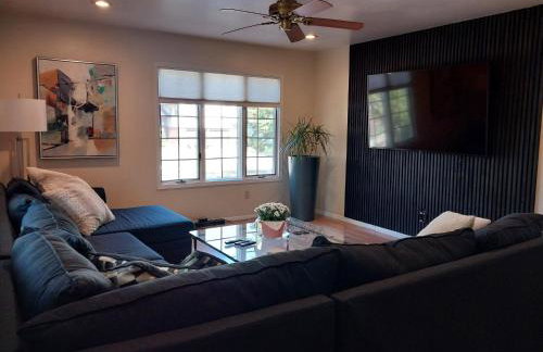 Cozy 4BR 3BA Home- Train to NYC, USOpen, CitiField Mets, MSG, Walk to Harbor & Golf - Photo 28