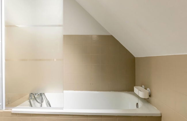 Sunlit Garden Escape Normandy - Foto 25