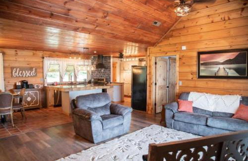 Southern Comfort Retreat with a private hot tub - Foto 48