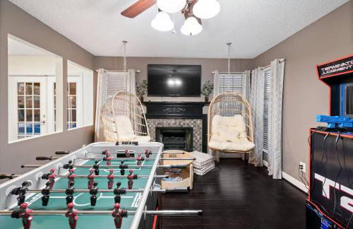 Brand New Stay! Pool • Hot Tub • Game Room Retreat - Foto 5