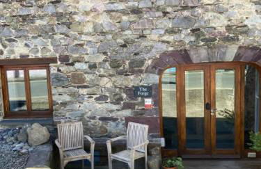 St Davids Hideaway with Roll-top Bath & Log Burner - Photo 20