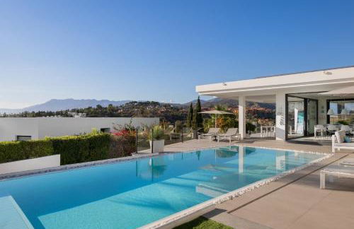 4-Bedroom Modern Villa with Sea View - Photo 6