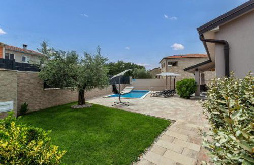 Villa Ajlin with Private Pool - Foto 41