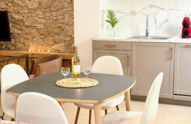 Soho Boho Apartments - with sunny rooftop terrace and fiber optic internet - Photo 60