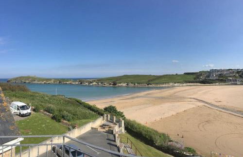 Beach Side Top Floor Property, Balcony & Sea Views - Foto 25