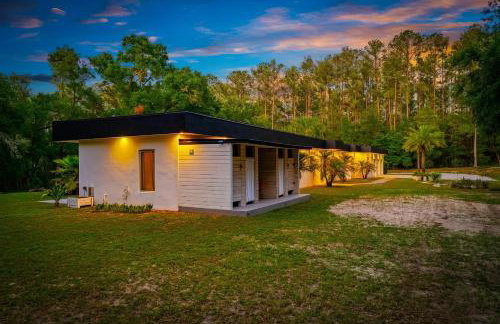 Floral City Oasis - Pool, BBQ Area & Forest View - Foto 55