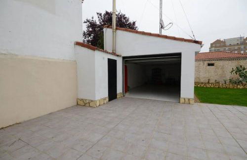 Housing León Casa con Jardín - Foto 25