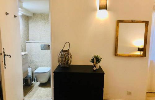 Ulysse, Appartement Spacieux au Centre Historique d'Uzès en rez-de-chaussée avec extérieur, proche parking des Marroniers - Foto 19