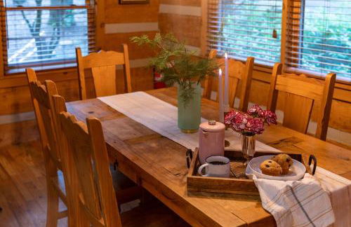 Creekside Cabin - Seven Devils,NC - Pet-Friendly, Close to Skiing & Hiking, and the Apline Coaster! - Foto 12