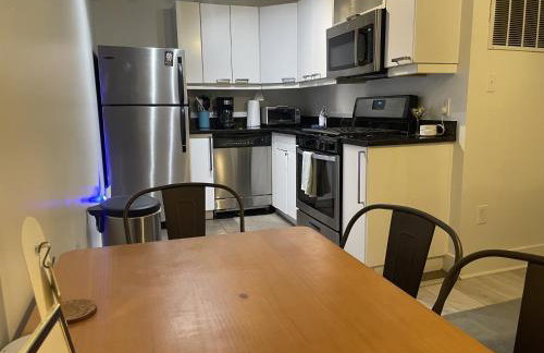 Charming 2BD1BA in Hip Area - Near Metro - Foto 4