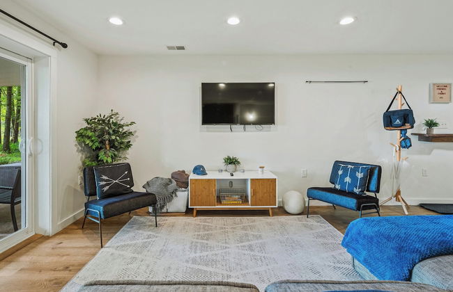 Lake Daze by Avantstay Lakefront w/ Modern Interior, Enclosed Porch & Hot Tub - Foto 21