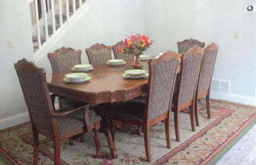 Amazing 4 Bedroom House with nice Backyard - Foto 11