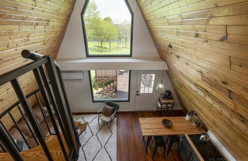 2BR A-Frame Cabin w Hot Tub Near Wine Trail - Foto 24