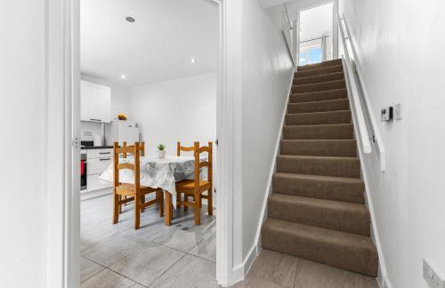 3 Bedroom house with 5 beds and Parking 18LW - Photo 15