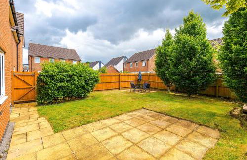 Relax in Style at Wedgwood House 3 BR Home with Garden & Parking - Foto 36