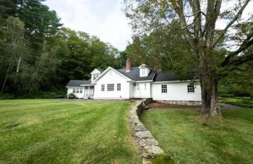Elegant 7BR Estate with Pool & Hot Tub in Berkshires - Foto 12