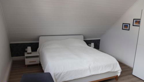 Privatzimmer mit eigenem Bad und Küche - Foto 2