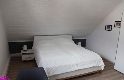 Privatzimmer mit eigenem Bad und Küche - Photo 2