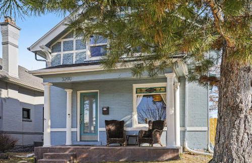 5-Bedroom Victorian Home Private Yard Sleeps 10 - Photo 2