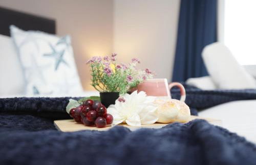 Is Y Coed Place By N And N Stays Ltd, Spacious 5 bed house in Wenvoe Cardiff, With Free Private Parking, Garden and WIFI - Photo 60