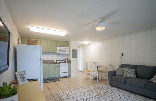 Ground Level Beachfront Studio - Photo 3