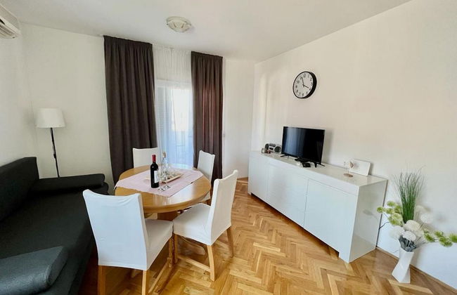 Bright and Cozy Apartment With Balcony in Kastel Luksic - Foto 5