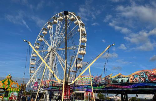 Dog Friendly Lovely Caravan 4 Berth Towyn North Wales Read full host details before booking Mon in to Fri out Fri in to Mon out Mon to Mon Fri to Fri ONLY - Foto 25