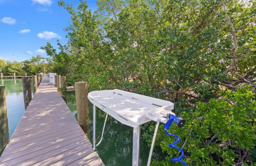 Blue Pearl New Waterfront Haven with Heated Pool ,70 Foot Dock, and More! - Foto 11