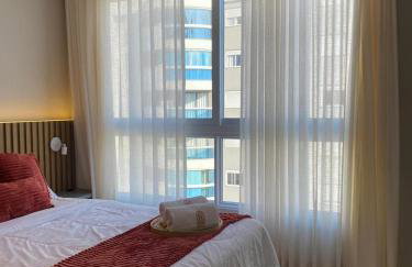 Apê a 450mt Praia da Vila - split, piscina com vista, BBQ e garagem coberta - Photo 15