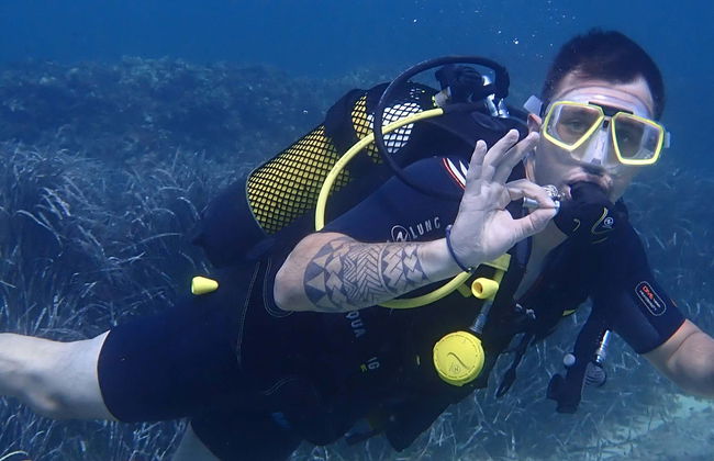 Bautismo de buceo en la Reserva Marina Cala Delta - Foto 1
