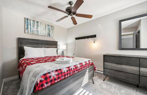 3BR Ski Resort Townhome-Sleeps 7 - Foto 15