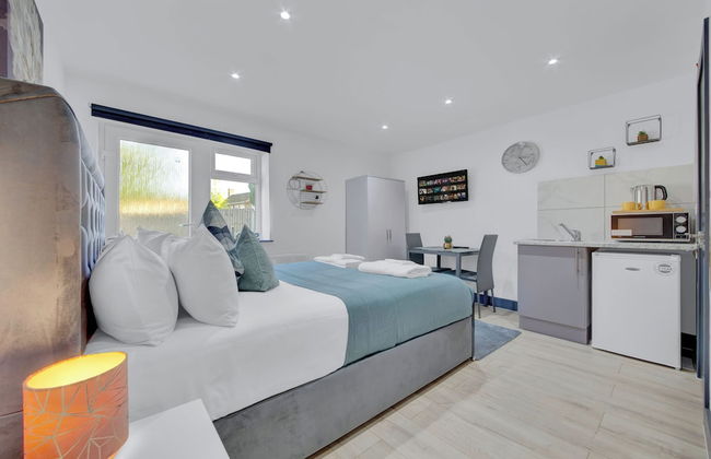 Serviced Ensuite Studio in Feltham London Heathrow - Foto 1