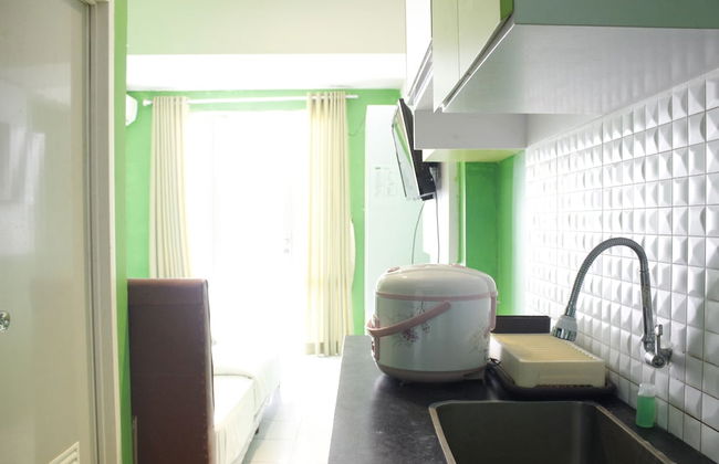 Compact Studio Room The Jarrdin Cihampelas Apartment - Photo 12