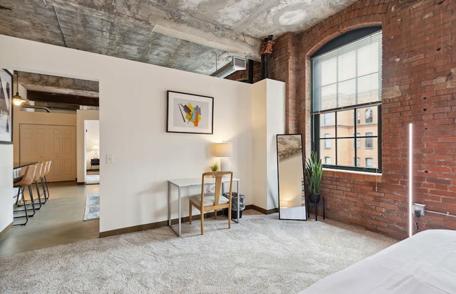 Historic Loft Retreat With Pool - Foto 12