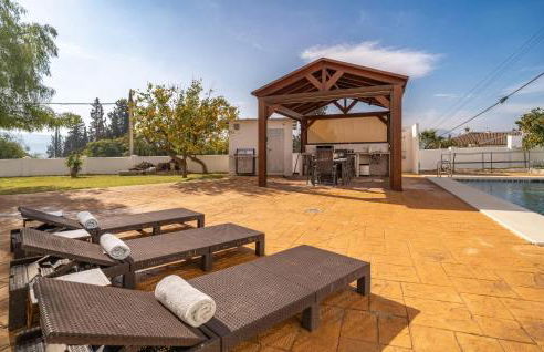 3 Bedroom Stunning Home In Coin - Photo 6