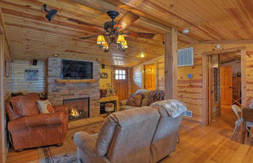 Bartlesville Cabin with Pool, Hot Tub and Trampoline! - Foto 5
