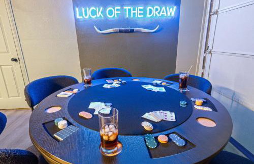 Texas Willow Ranch - Epic Luxury Retreat with Pool, Game room, Soccer, BBQ, Fire table - Foto 8