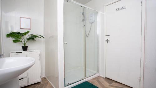 Characterful 2BR Victorian in Prime Jesmond - Fast WiFi & Walk to Station! - Foto 5, towels, Shower