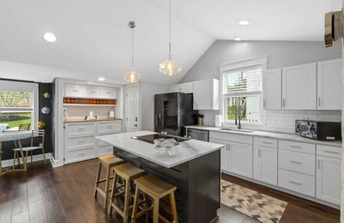 Space Cowboy - Firepit Huge yard close2downtown - Foto 2