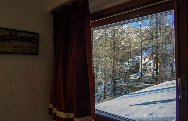 Near the Ski Lifts - Photo 34