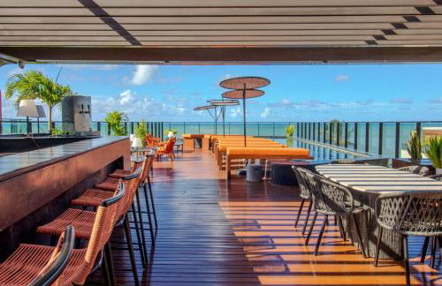 Viva hospedagens - Flat 009 beira mar com Varanda e piscina aquecida - Photo 55