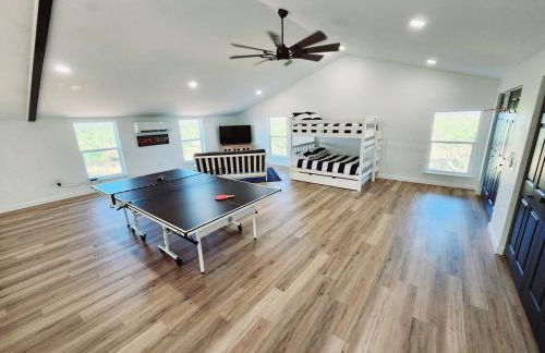 Gorgeous, secluded escape near River with Game room! - Photo 9